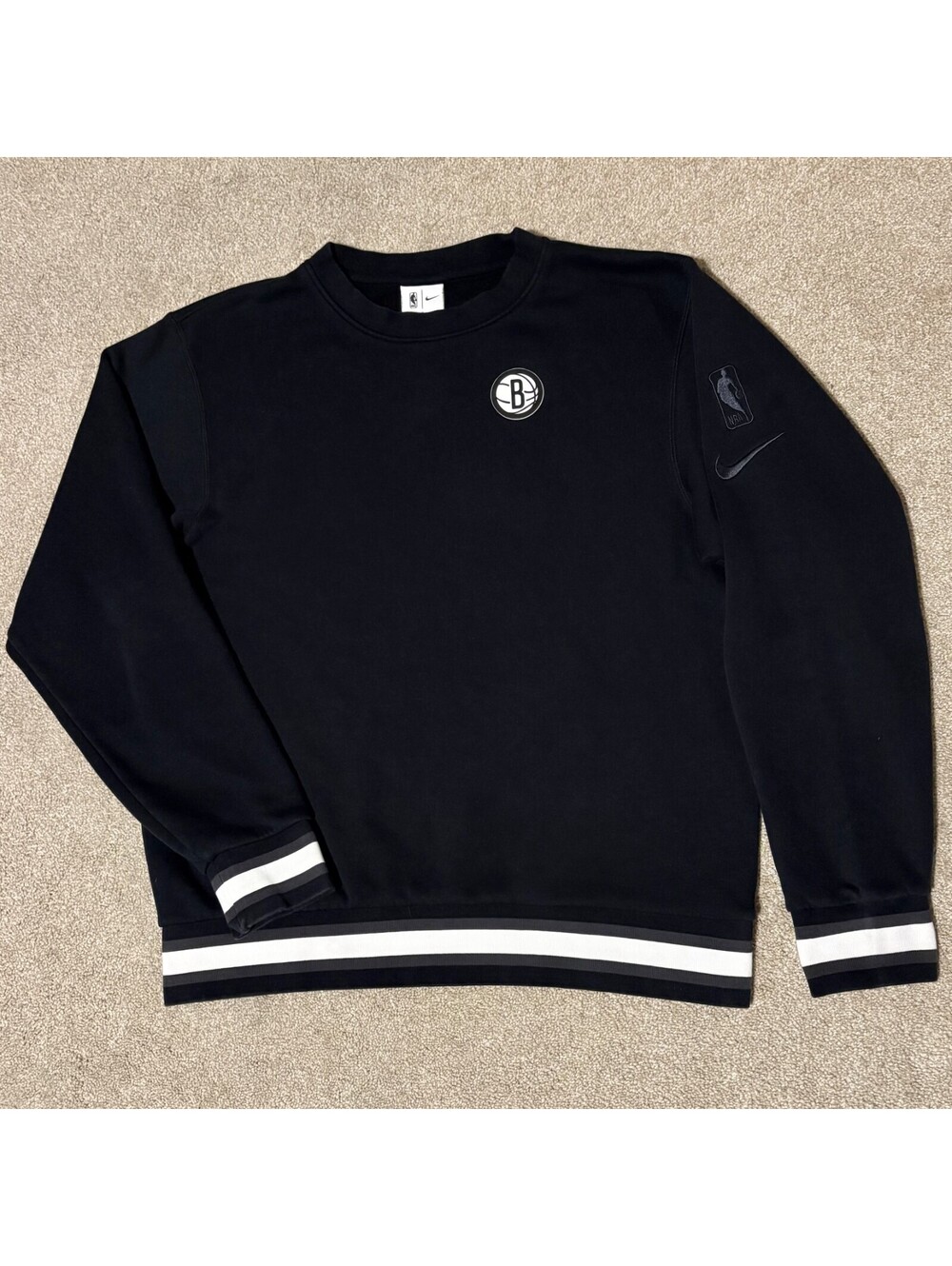 Nike Brooklyn Nets Courtside Crew NBA Mens Black Crew Neck Sweatshirt, Sz S